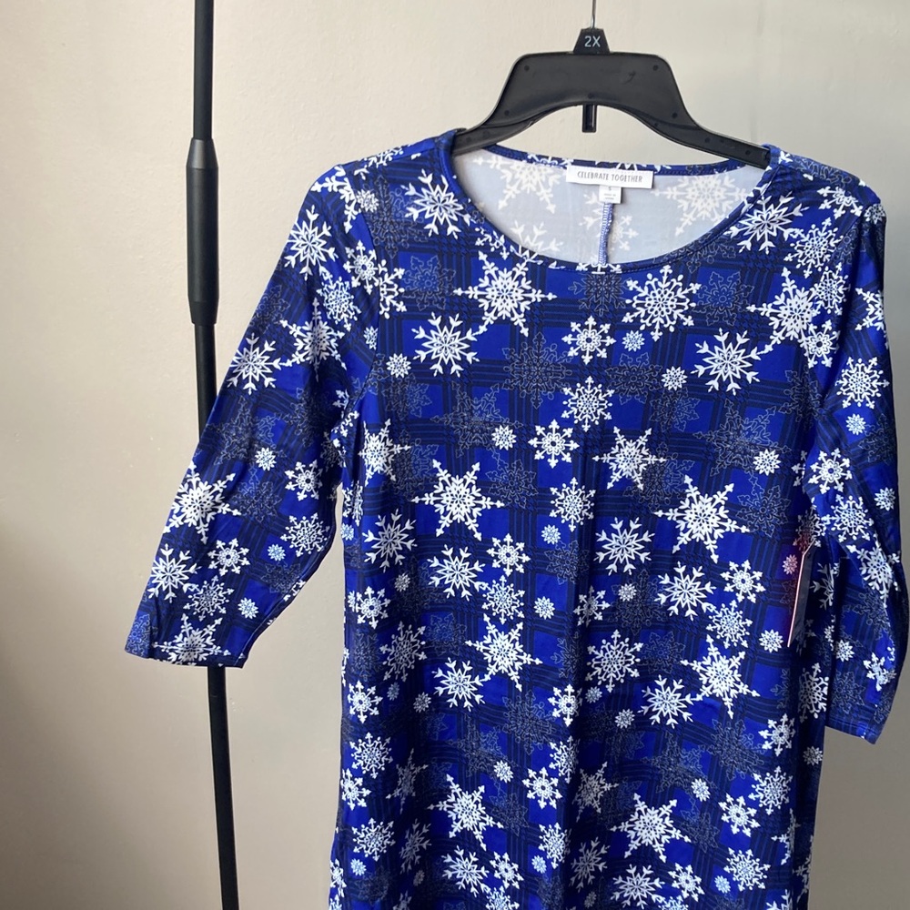 3/$15 Snowflake and plaid print 3/4 sleeve nightshirt nightgown size S - Picture 6 of 15